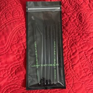 Love+Craft+Beauty Black Makeup Brush Set